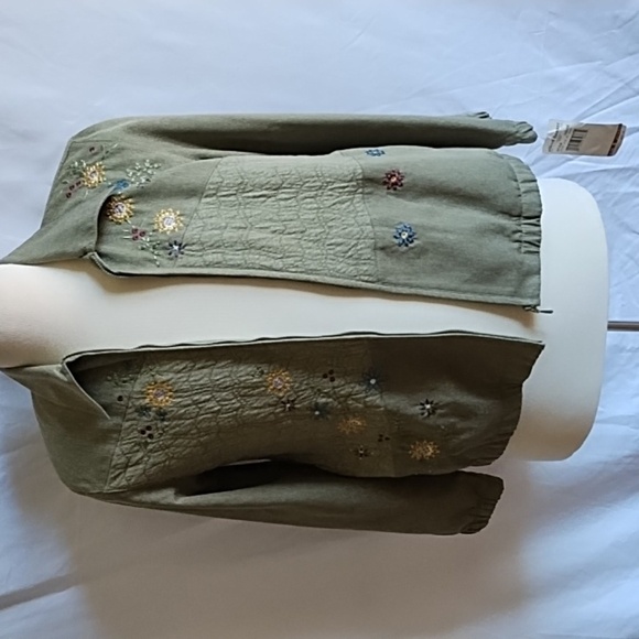 Alfred Dunner zip up jacket. Size 6 P - Picture 6 of 7